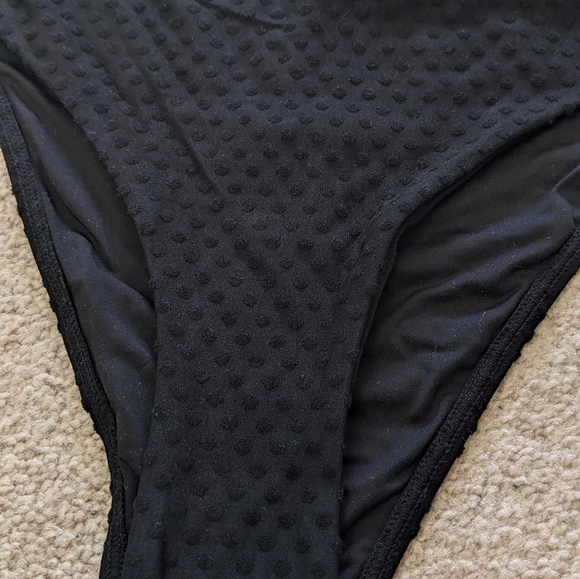 La vien rose textured high leg bikini bottom - Picture 4 of 7